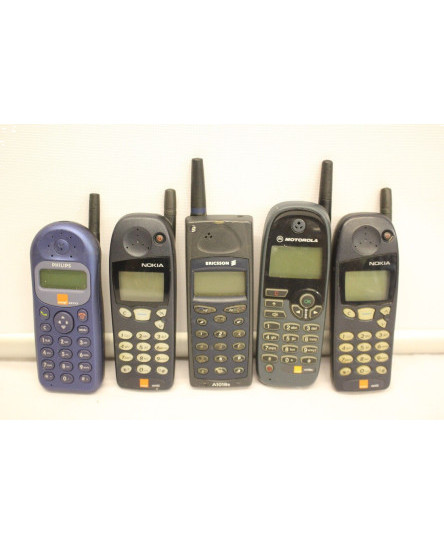 job-lot-5-x-mobile-phones-nokia-5130-motorola-m3788e-ericsson-a1018s-for-parts